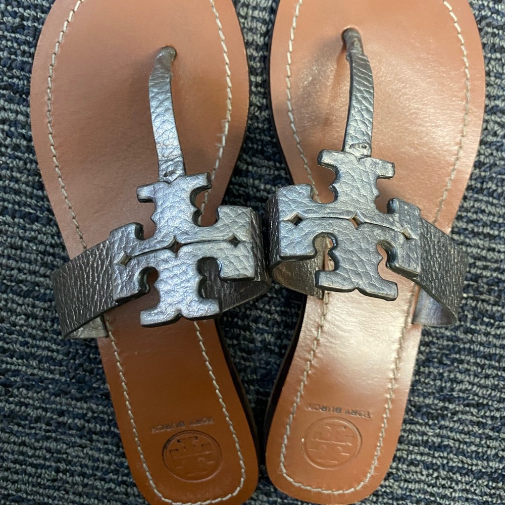 Silver gunmetal grey leather Tory Burch TB Miller sandals Size 7.5